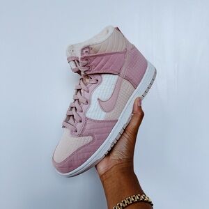 Dunk High LX “Toasty”